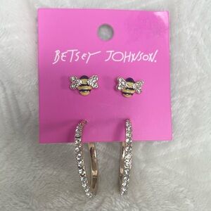 Betsey Johnson Womens Bee & Hoop Duo Earring Set